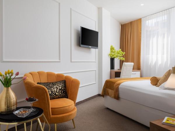 Hotel Corner : photo 3 de la chambre chambre double ou lits jumeaux standard - vue sur ville
