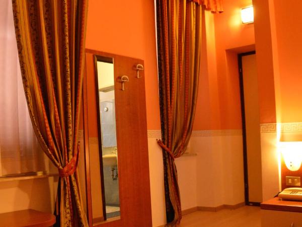 Hotel Genova : photo 7 de la chambre chambre double ou lits jumeaux