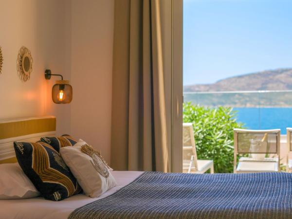 Le Saint Erasme, Hotel Eco Friendly : photo 4 de la chambre chambre triple panorama avec balcon et vue sur la mer