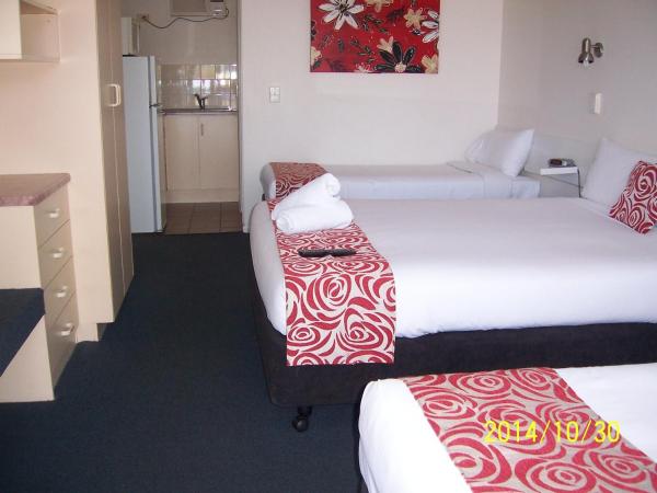 Aspley Motor Inn : photo 5 de la chambre chambre familiale avec kitchenette