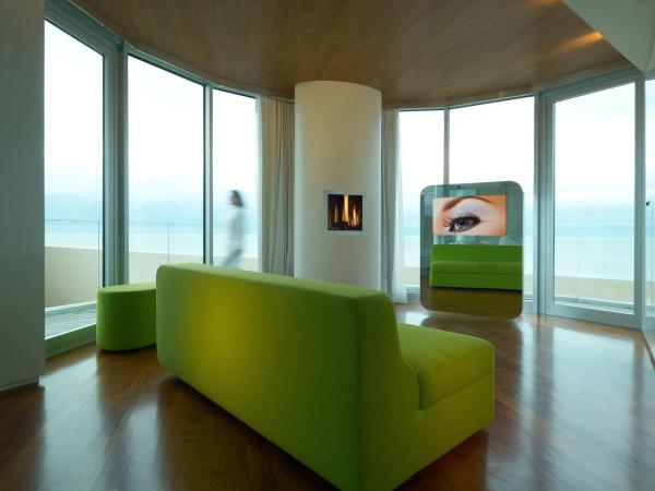 i-Suite Hotel : photo 2 de la chambre chambre quadruple deluxe