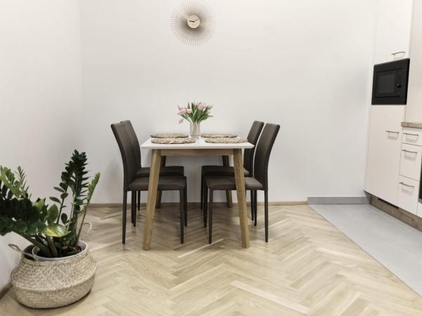 AAA All About Apartments : photo 2 de la chambre appartement avec balcon