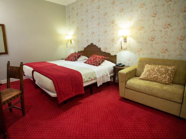 Hotel Dom Sancho I : photo 1 de la chambre hébergement double/lits jumeaux + lit d'appoint