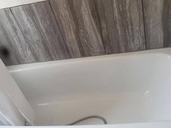 Tower Gardens Residence : photo 6 de la chambre chambre double avec salle de bains commune