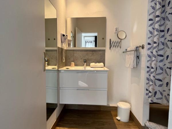 Hôtel Agena : photo 2 de la chambre chambre familiale (2 adultes et 2 enfants)