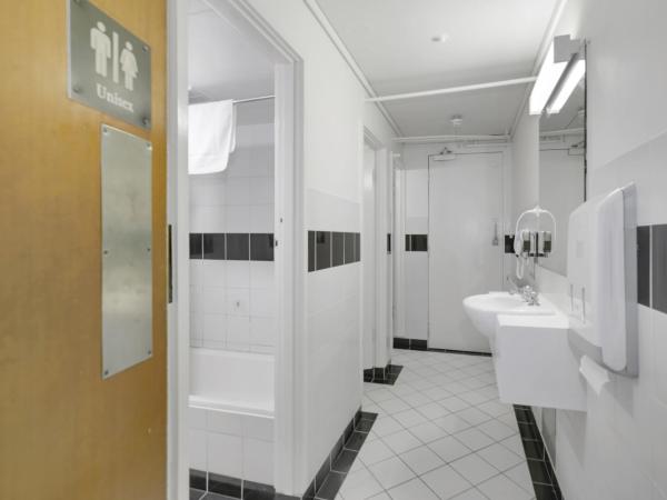 Canberra Accommodation Centre : photo 2 de la chambre chambre simple avec salle de bains commune