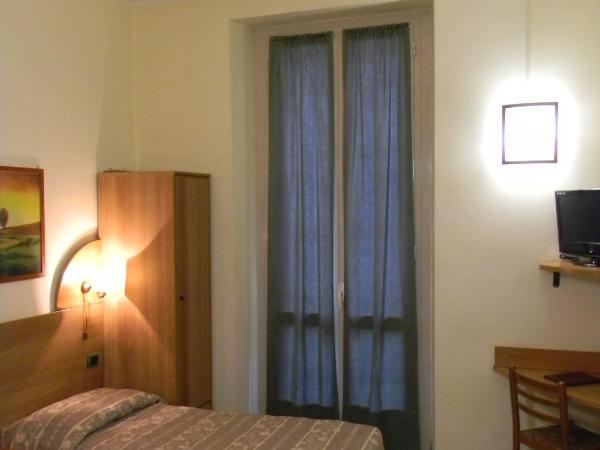Hotel Eden : photo 3 de la chambre chambre lits jumeaux