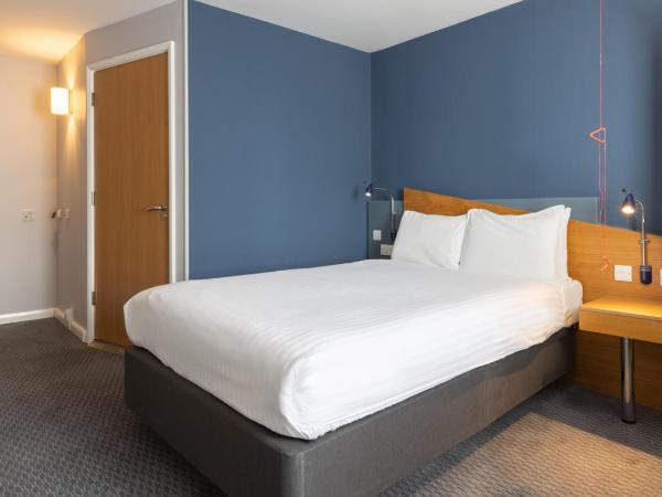 Holiday Inn Express Aberdeen City Centre, an IHG Hotel : photo 1 de la chambre chambre double - accessible aux personnes à mobilité réduite 