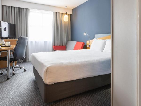 Holiday Inn Express Aberdeen City Centre, an IHG Hotel : photo 3 de la chambre chambre double standard avec canapé-lit