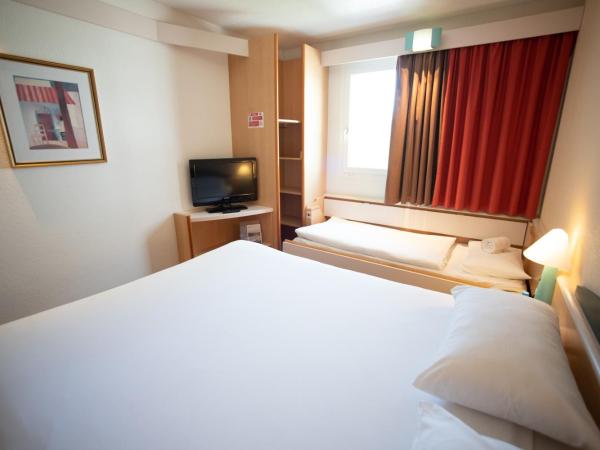 ibis Fribourg : photo 2 de la chambre chambre double avec canapé-lit