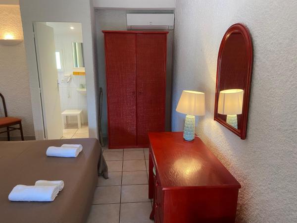 Les Lodges de la Plage U Dragulinu : photo 6 de la chambre chambre triple - vue sur mer