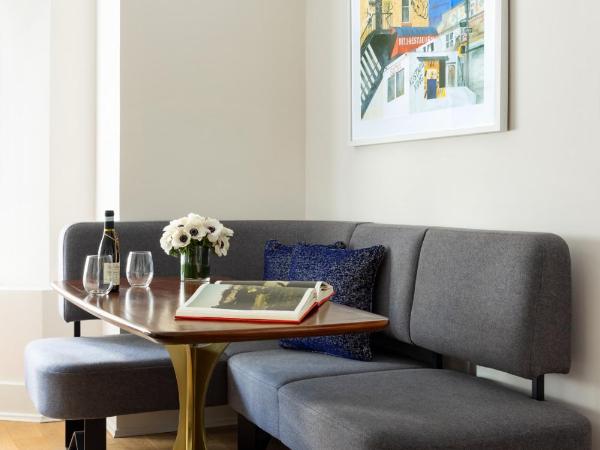 The James New York - NoMad : photo 6 de la chambre suite deluxe lit king-size - vue sur empire state