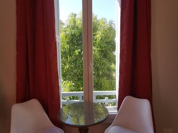 Chambre privée luxueuse Villa Monte 0ropa : photo 5 de la chambre chambre double - vue sur jardin