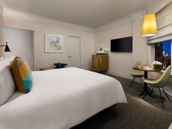 The James New York - NoMad : photo 3 de la chambre hébergement lit king-size d'angle deluxe