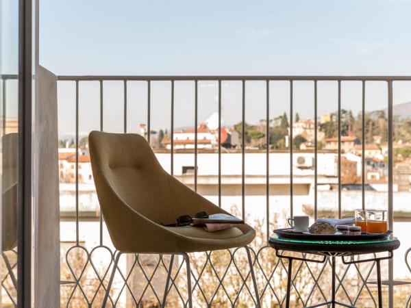 B&B Lorena Suites : photo 1 de la chambre suite junior avec balcon