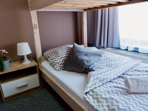 Moon Hostel Gdańsk : photo 4 de la chambre quadruple room with air condition and shared bathroom