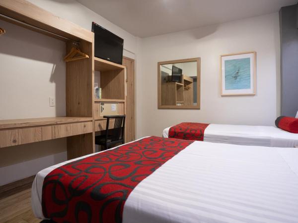 Hotel Roble : photo 4 de la chambre petite chambre lits jumeaux