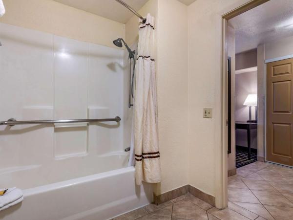Best Western Plus Las Vegas West : photo 4 de la chambre chambre avec 2 lits queen-size et baignoire - accessible aux personnes à mobilité réduite/non-fumeurs
