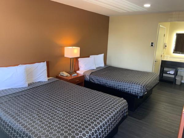 Rodeway Inn Sacramento-University Area : photo 4 de la chambre chambre standard avec 2 lits queen-size - non-fumeurs