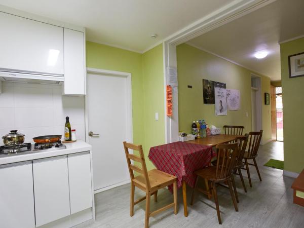 Hans House : photo 3 de la chambre chambre simple standard avec douche