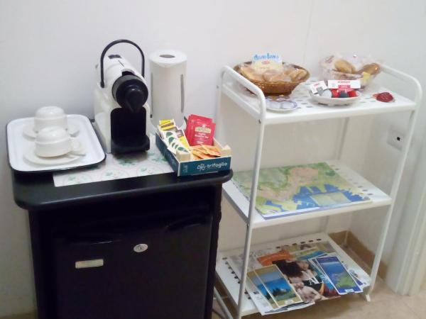 La Casa Delle Rose Room with Air Conditioning : photo 10 de la chambre chambre double - vue sur jardin