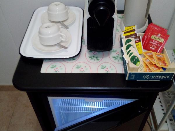 La Casa Delle Rose Room with Air Conditioning : photo 1 de la chambre chambre double - vue sur jardin