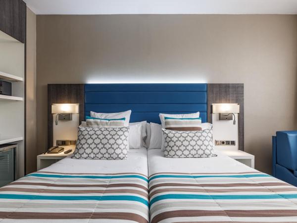 Hotel Ronda Lesseps : photo 3 de la chambre chambre lits jumeaux supérieure