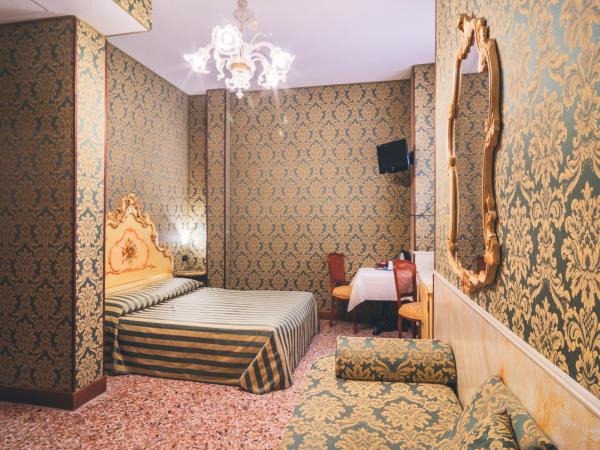 Hotel Al Malcanton : photo 2 de la chambre chambre triple classique