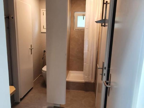 The River Village : photo 1 de la chambre chambre double standard avec salle de bains commune