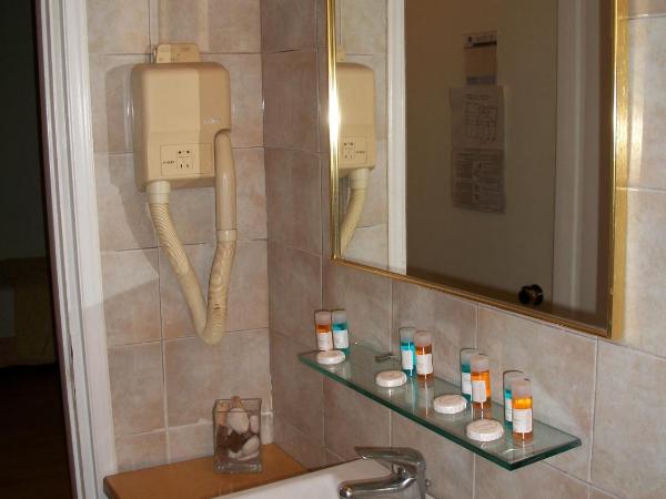 Minoa Athens Hotel : photo 2 de la chambre chambre familiale