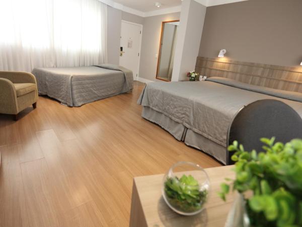 Hotel Trianon Paulista : photo 3 de la chambre chambre triple avec 1 lit double et 1 lit simple