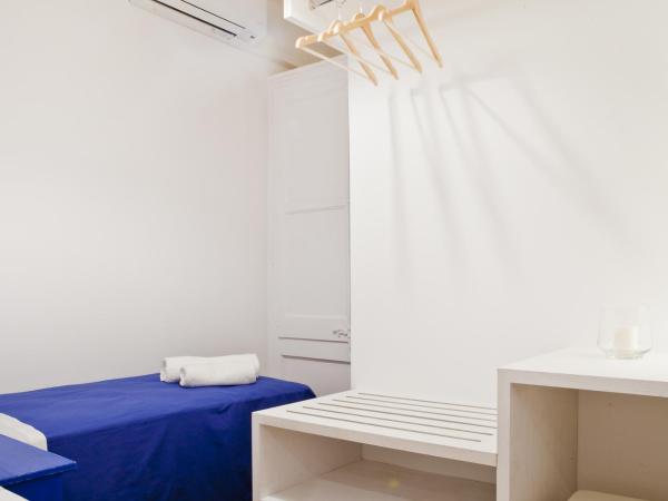 Blue Barcelona : photo 5 de la chambre chambre simple avec salle de bains commune