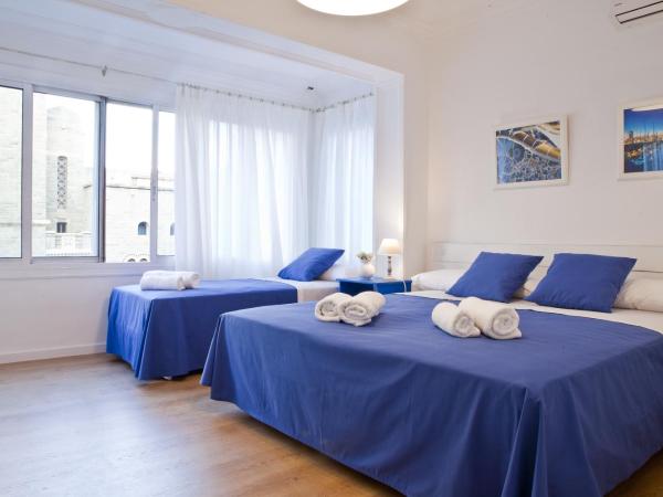 Blue Barcelona : photo 5 de la chambre chambre triple avec salle de bains commune