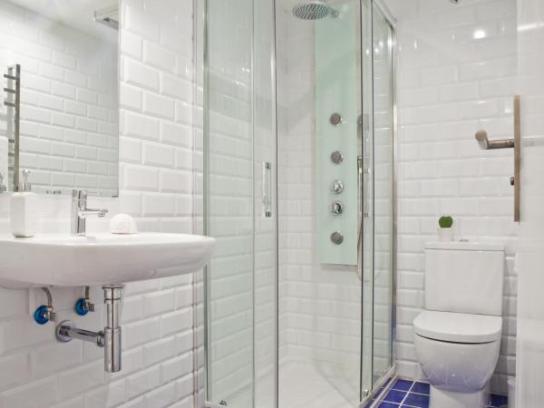 Blue Barcelona : photo 1 de la chambre chambre simple avec salle de bains commune