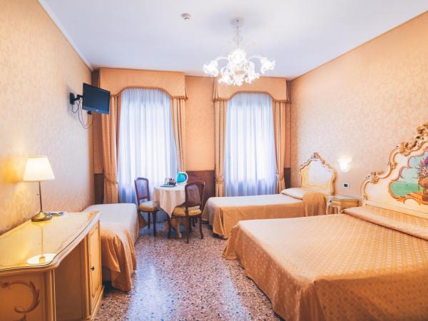 Hotel Al Malcanton : photo 6 de la chambre chambre familiale