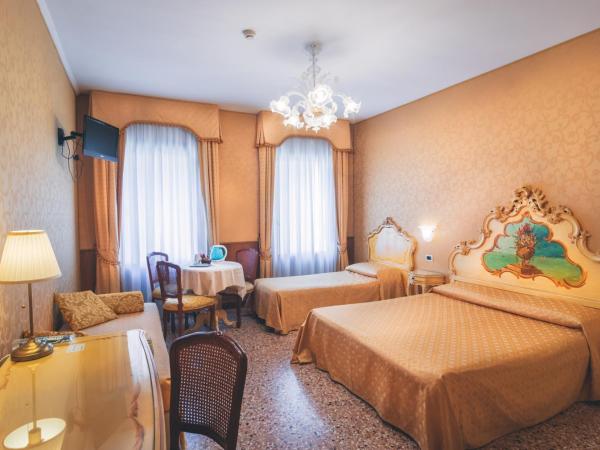 Hotel Al Malcanton : photo 2 de la chambre chambre familiale