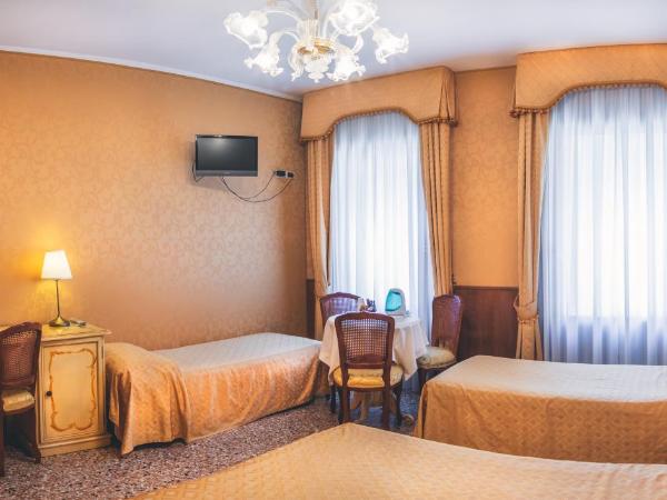 Hotel Al Malcanton : photo 3 de la chambre chambre familiale