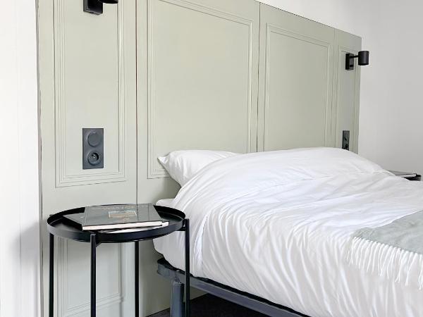 VILLA VLAS - Chambre d'Hôte - Limoges : photo 2 de la chambre chambre double avec lit d'appoint