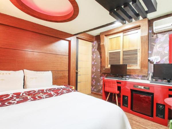 Couple Motel : photo 3 de la chambre chambre double deluxe avec baignoire