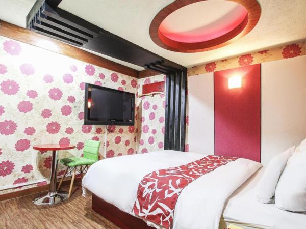 Couple Motel : photo 2 de la chambre chambre double deluxe avec baignoire