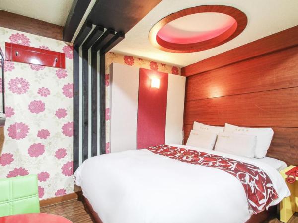 Couple Motel : photo 1 de la chambre chambre double deluxe avec baignoire