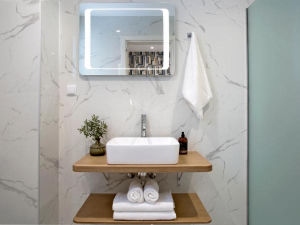 Hypnos Inn Athens : photo 6 de la chambre chambre exécutive avec balcon