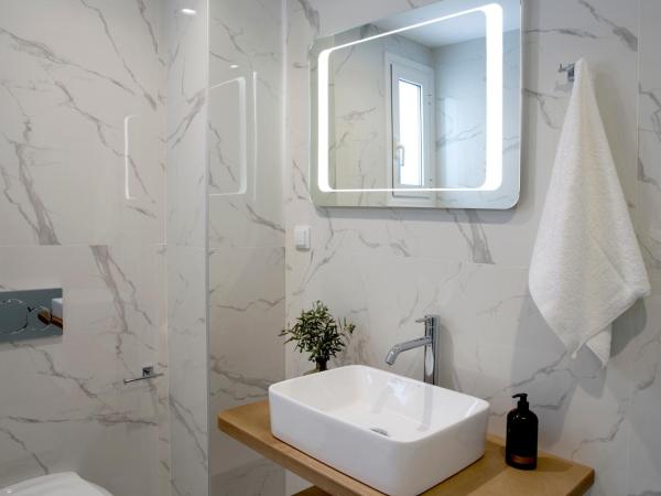 Hypnos Inn Athens : photo 8 de la chambre chambre exécutive avec balcon