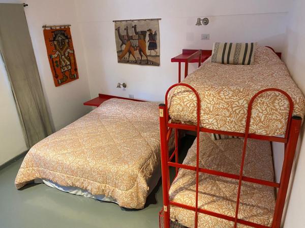 Malevo Murana Hostel : photo 9 de la chambre chambre quadruple avec salle de bains privative