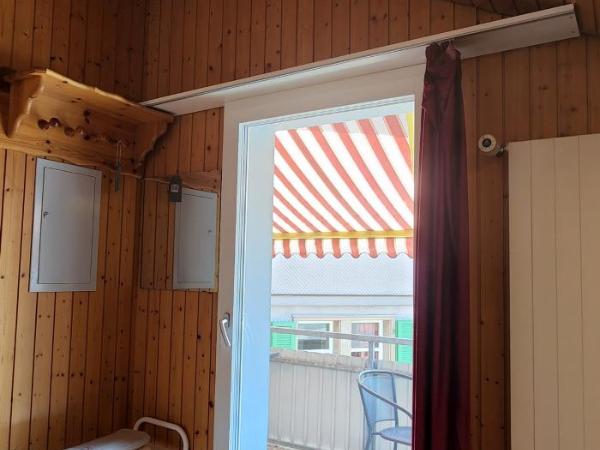 Hotel Tell and Apartments : photo 3 de la chambre chambre lits jumeaux avec balcon