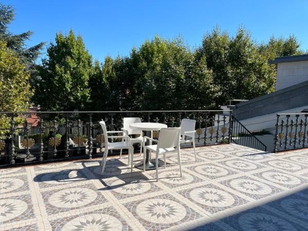 Hotel Royal Suite Santander : photo 4 de la chambre suite de luxe avec terrasse et vue sur la mer