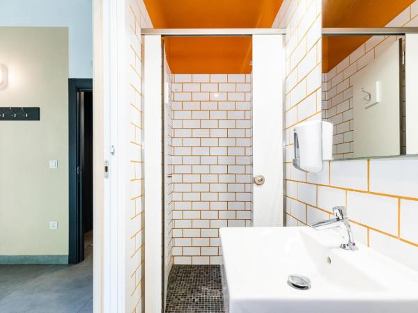 Hostel Carlota Braun : photo 4 de la chambre lit dans dortoir 6 lits