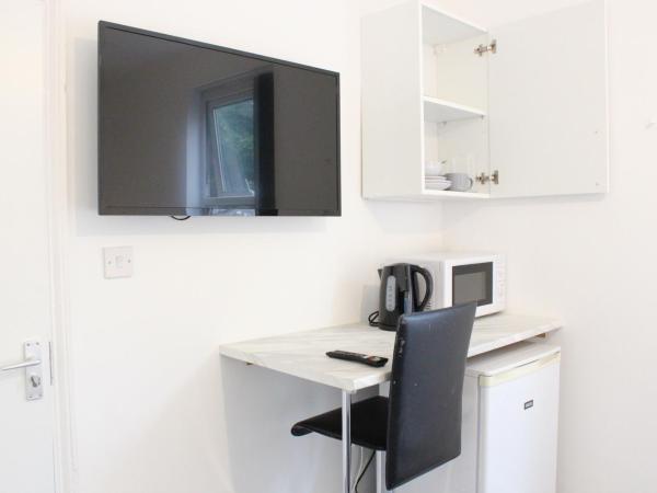 St Peter's Shared House : photo 6 de la chambre chambre double - vue sur jardin