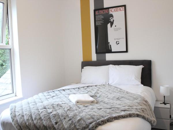 St Peter's Shared House : photo 2 de la chambre chambre double - vue sur jardin