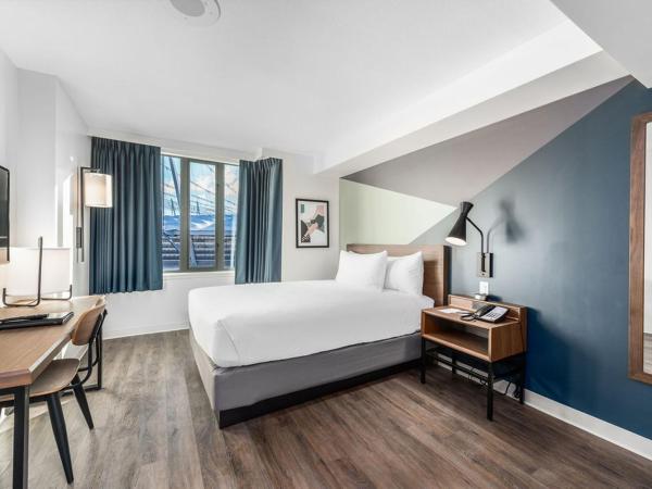 YWCA Hotel Vancouver : photo 1 de la chambre chambre supérieure lit queen-size